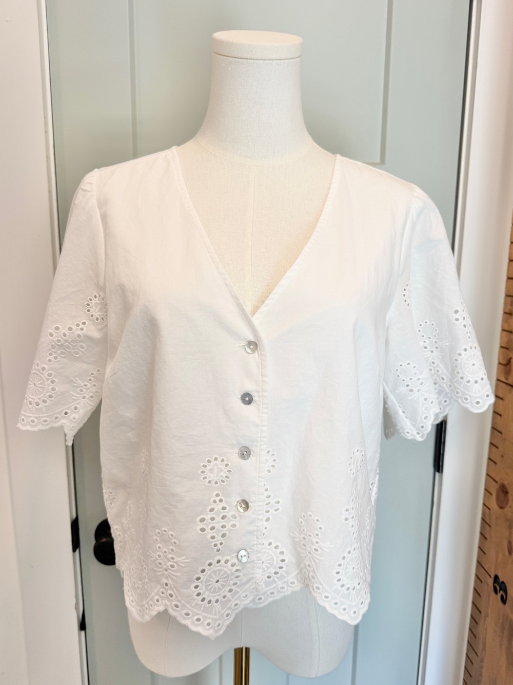 Z Supply + Evereve Eyelet Top Cropped Blouse Cottagecore Feminine Coastal